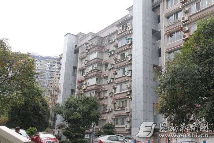 旧楼加装电梯部分小区“尝鲜”建成后业主可以“少走弯路”